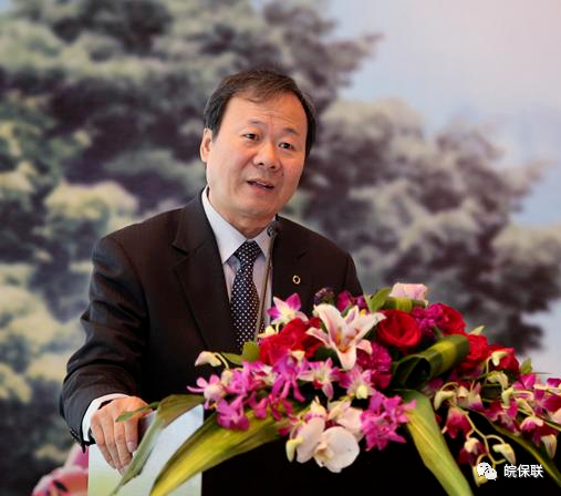 被传失联，保险老将原新华保险董事长万峰退休多年仍翻船