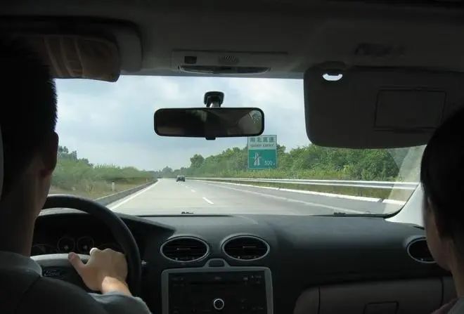 广西一家车祸身亡，留下巨额保险金，保险公司：受益人死了不赔