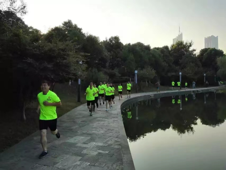 奔跑开业、奔跑经营，一家最健康正能量的保险分公司