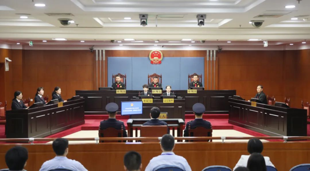 中国人寿保险（集团）公司原党委书记、董事长王滨受贿、隐瞒境外存款案一审宣判